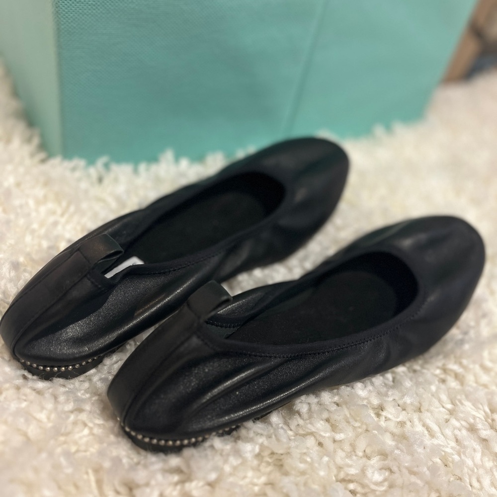 Chelsea & Violet Black Ballet Flats